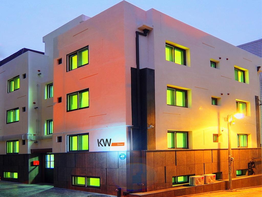 Hostel Kw Sinsa Сеул Экстерьер фото