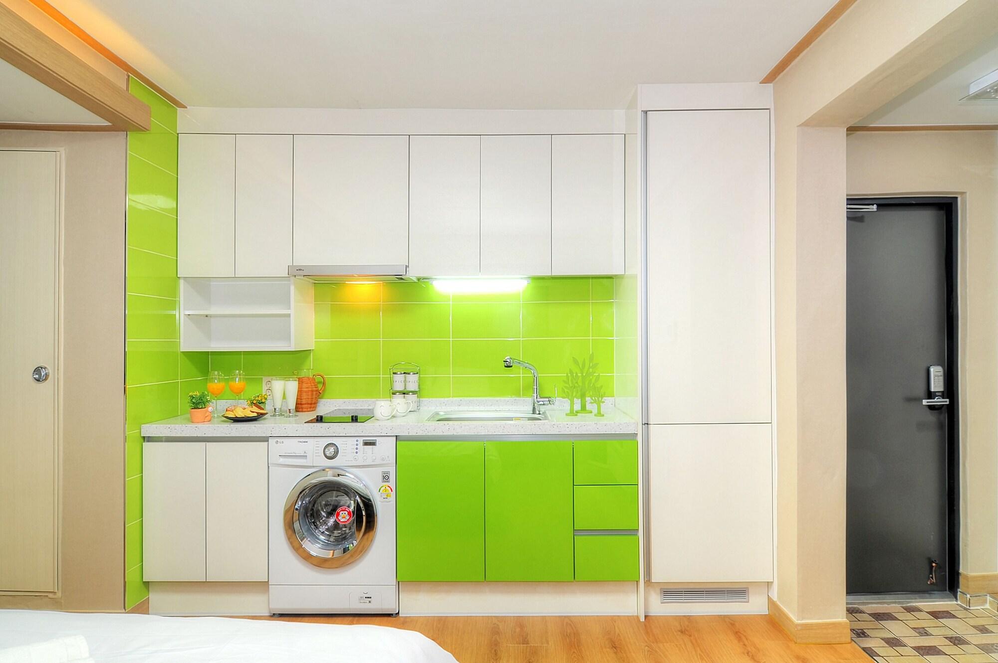 Hostel Kw Sinsa Сеул Экстерьер фото