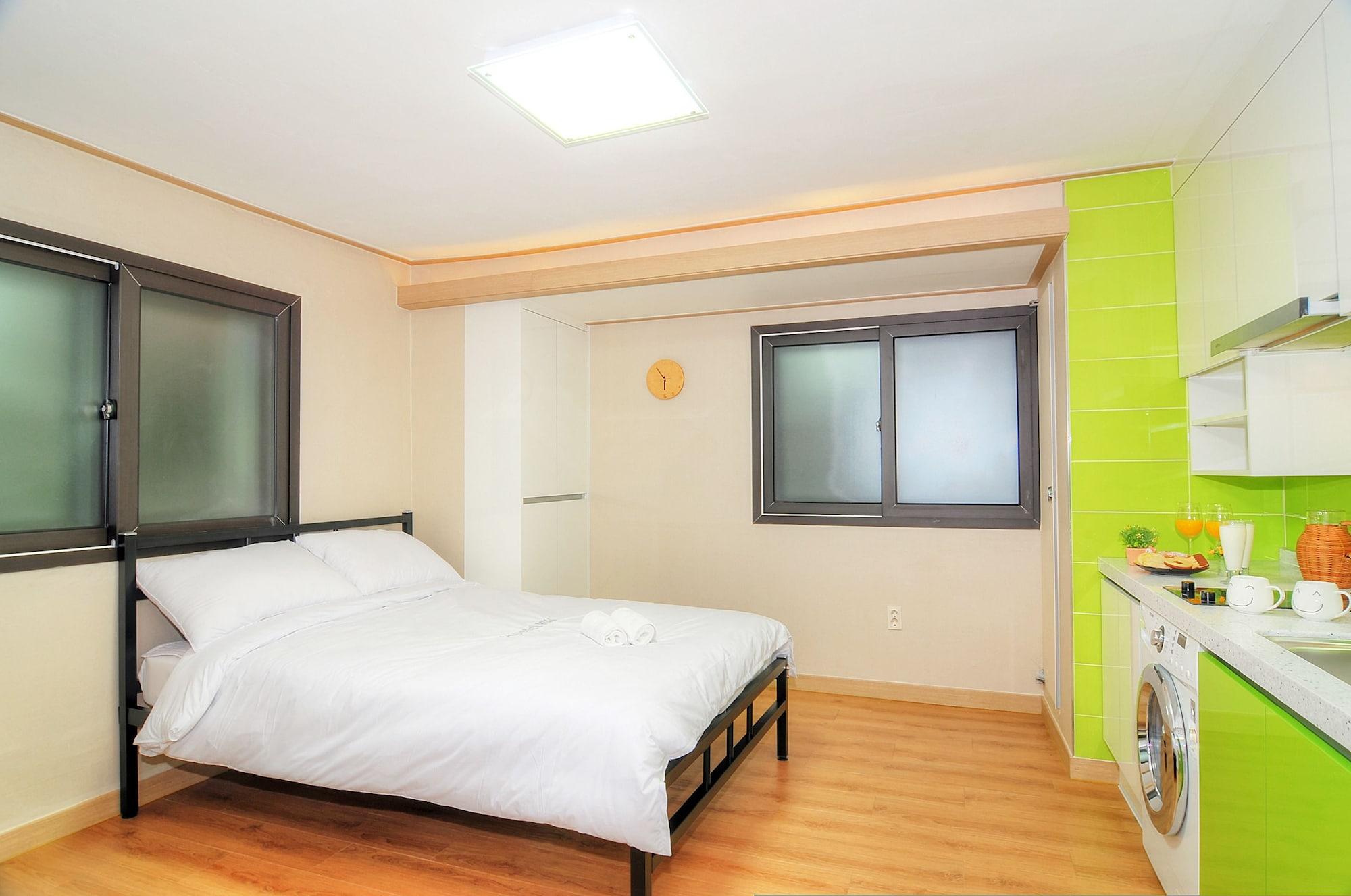 Hostel Kw Sinsa Сеул Экстерьер фото