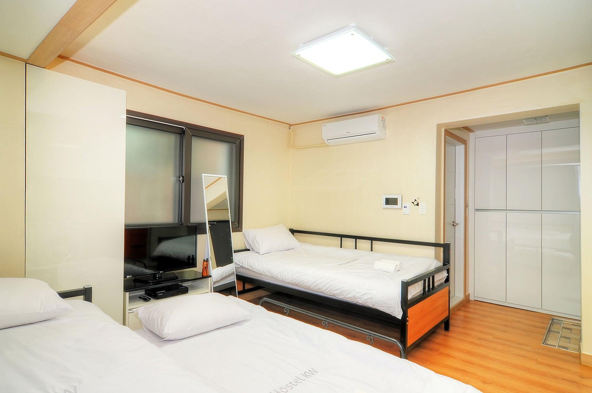 Hostel Kw Sinsa Сеул Экстерьер фото