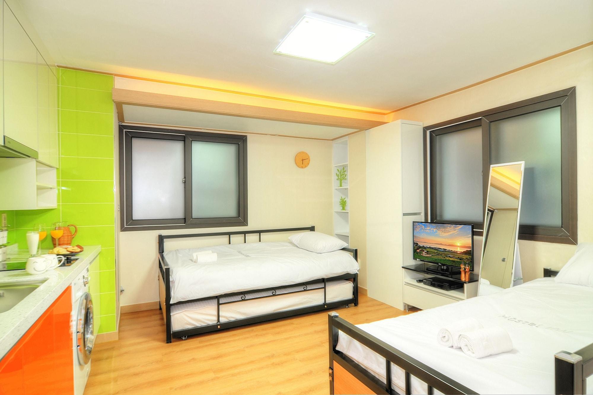 Hostel Kw Sinsa Сеул Экстерьер фото
